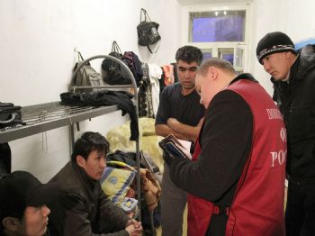 Rusya İki Pilot Karşılığında 300 Tacik İşçiyi Sınır Dışı Etti