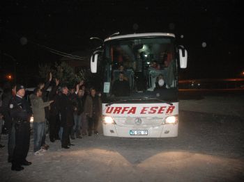 Vanlı Depremzedeler Batı İllerine Gönderiliyor