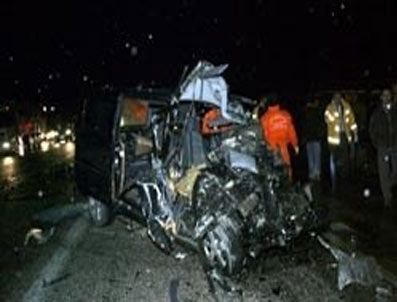 Afyon'da feci kaza: 7 ölü 28 yaralı