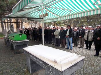 Afyonkarahisar`daki Kazada Ölenler Defnediliyor