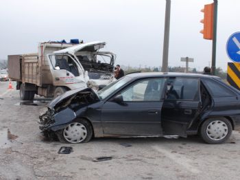 Biga`da Trafik Kazası: 5 Yaralı