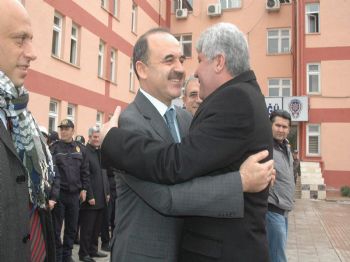 FAHRETTIN COŞKUN - Elazığ Emniyet Müdürü Coşkun Polis Memurlarıyla Vedalaştı