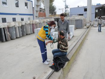 Gaz Kokusu 25 Kişiyi Hastanelik Etti