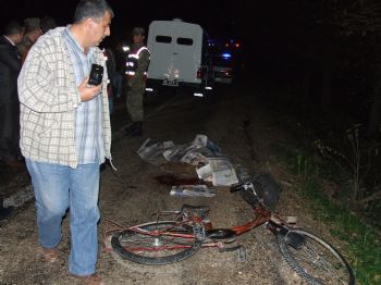 AHMET ÜNAL - Kadirli`de Trafik Kazası: 1 Ölü, 3 Yaralı