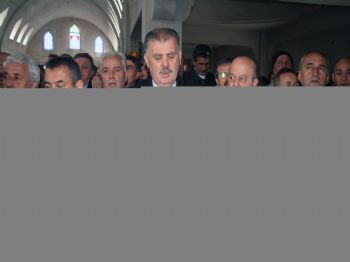 Kalp Krizi Geçiren Eğitimci Haznedar, Toprağa Verildi