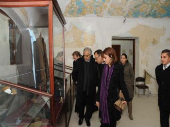 RUTKAY AZIZ - Rutkay Aziz, Ulucanlar Cezaevi Müzesi`ne Hayran Kaldı