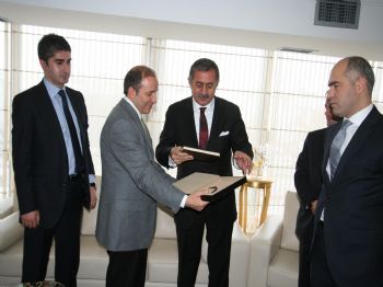 ZAFER TARıKDAROĞLU - Sağlık Bakan Yardımcısı Agah Kafkas, Büyükşehir Belediyesi’ni Ziyaret Etti