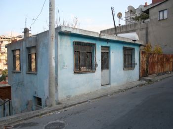 Babasını Öldürdüğü Evde Bakımsızlıktan Hayatını Kaybetti