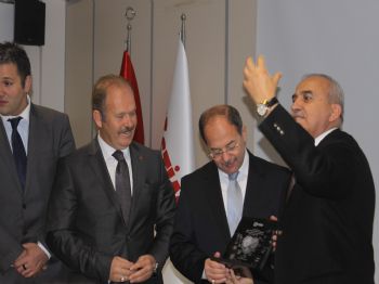 Bakan Akdağ: 2015'e kadar hastaneler depreme dayanıklı hale gelecek