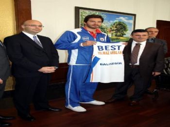 KENAN İMİRZALIOĞLU - Best Basketbol Takımından Best Modelliğe