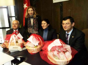 HASAN ÖREN - Chp Kula Kadın Kolları`ndan Ankara Ziyareti