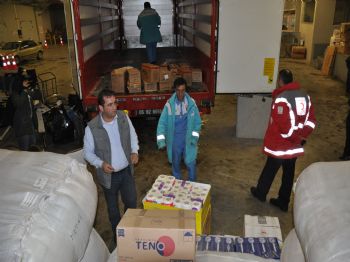 AFET KOORDINASYON MERKEZI - Erzurum Avm, Deprem Bölgesi Van’a Yardım Elini Uzattı