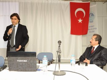 Manisa`da `aile İçi Şiddet` Konulu Seminer