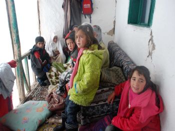 ÇETIN KıLıNÇ - Muş’ta Vatandaşlar Depremden Dolayı Evlerine Giremiyor