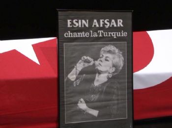 Sanatçı Esin Afşar İçin Tören Düzenleniyor