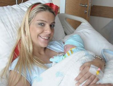 Simge Tertemiz evi terk etti