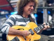 Pat Metheny 7 yıl aradan sonra İstanbul'da