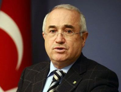 Cemil Çiçek, ``Sultan Abdülmecid ve dönemi`` sergisinin açılışını yaptı