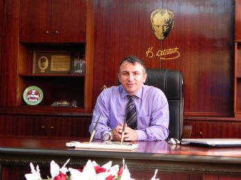 ADEM ARSLAN - Foça`nın Yeni  Kaymakamı Adem Arslan Görevine Başladı