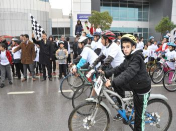 AHMET YAZıCı - Kartepeli Çocuklar Bisiklet Yarışlarına Büyük İlgi Gösterdi