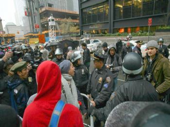 Protestocular New York Polisi İle Çatıştı, 240 Kişi Gözaltına Alındı