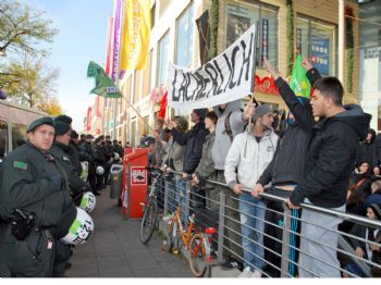 FAŞIZM - Aşırı Sağcı Pro Köln’den Provokasyon Gibi Gösteri
