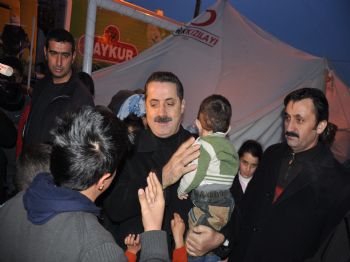 Bakan Çelik ve Bayraktar, Erciş`te İncelemelerde Bulundu