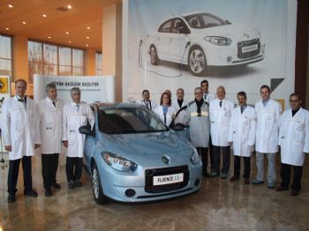 HÜSEYİN FİLİZ - Elektrikli Renault`lar Yılbaşında Yollarda