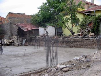KILYOS - İnşaat Kazısında Evi Zarar Gören Vatandaş İsyan Etti