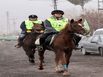 DAVUT HANER - Kayseri’de İlk Kez Atlı Dayanıklılık Kupası Yarışları Yapıldı