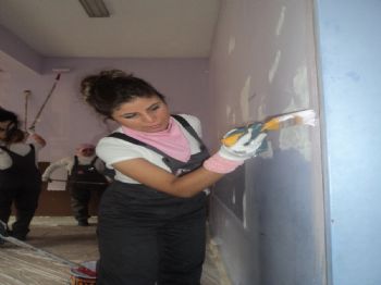 JOTUN BOYA - Türkiye`nin İlk Kadın Boya Ustaları İş Başı Yaptı