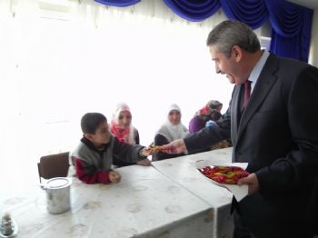 ADEM ARSLAN - Vali Kıraç, Foçada`ki Depremzedeleri Ziyaret Etti