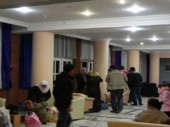 ADEM ARSLAN - Vanlı 100 Depremzede Foça`ya Yerleştirildi