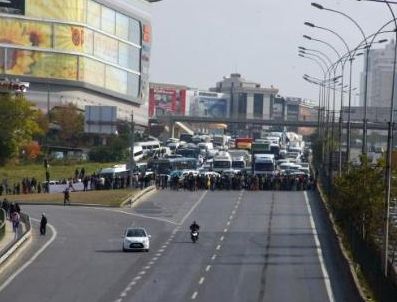 E-5 karayolunu trafiğe kapattılar