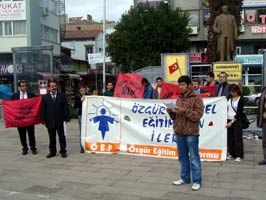 ÖĞRENCI EVI - Öğrenciler Yök`ü Protesto Etti