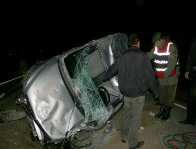 MUSTAFA KARADAĞ - Otomobilde Sıkışan Sürücü Güçlükle Kurtarıldı