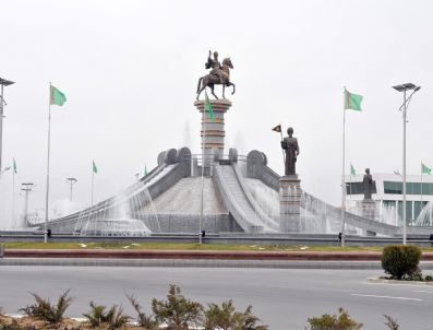 BERDIMUHAMEDOV - Türkmenistan`ın televizyon kulesi Guinness'e Girdi