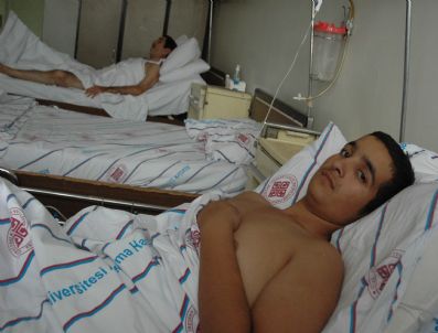 Van Depreminde Enkaz Altından Çıkarılan 51 Yaralı Erzurum`da Tedavi Görüyor