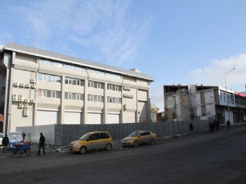 Bayram Oteli`nin Alanı Kapatıldı