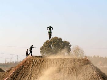 ORHAN ÖZCÜ - Bursa`daki Motocross Yarışması Nefes Kesti