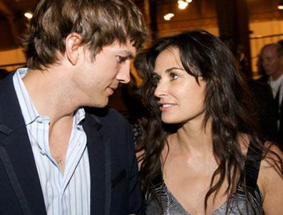 ASHTON KUTCHER - Demi Moore'a boşanmasını medyum söylemiş