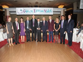 AYTUĞ ATICI - Güney Eğitim  Vakfı`nın Kuruluş Balosu