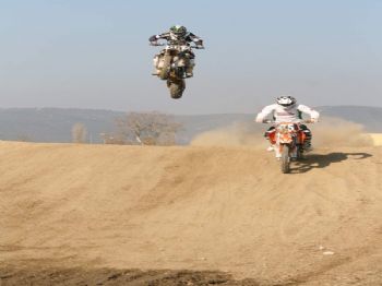 ORHAN ÖZCÜ - Motorcular Nefes Kesti