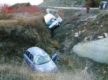 Aynı Yerde 5 Dakika Arayla İki Kaza: 3 Yaralı