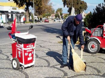 Ayvalık’ta Örnek Belediye İşçisi