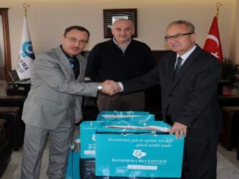 SÜLEYMANLı - Bandırma Belediyesi`nden Okullara Tam Destek