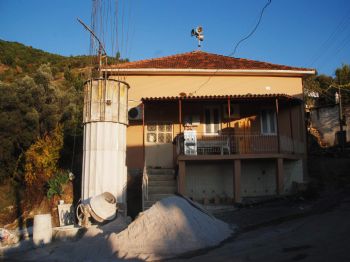 Bıçak Satarak İki Minare Yaptırdı