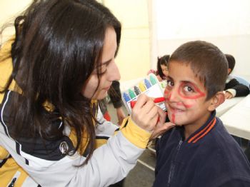 Deprem Mağdurundan Depremzede Çocuklara Umut