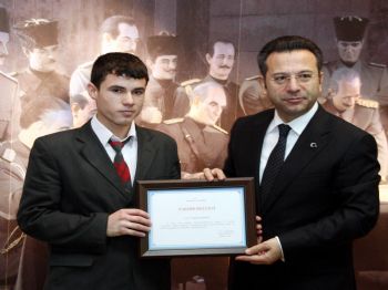 HÜSEYIN AYDOĞDU - Devlet Okulunda Okudu Dünya Birincisi Oldu