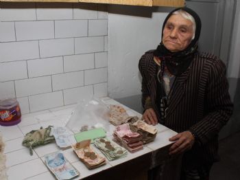 Dilenci kadının üzerinden 5 bin Tl çıktı